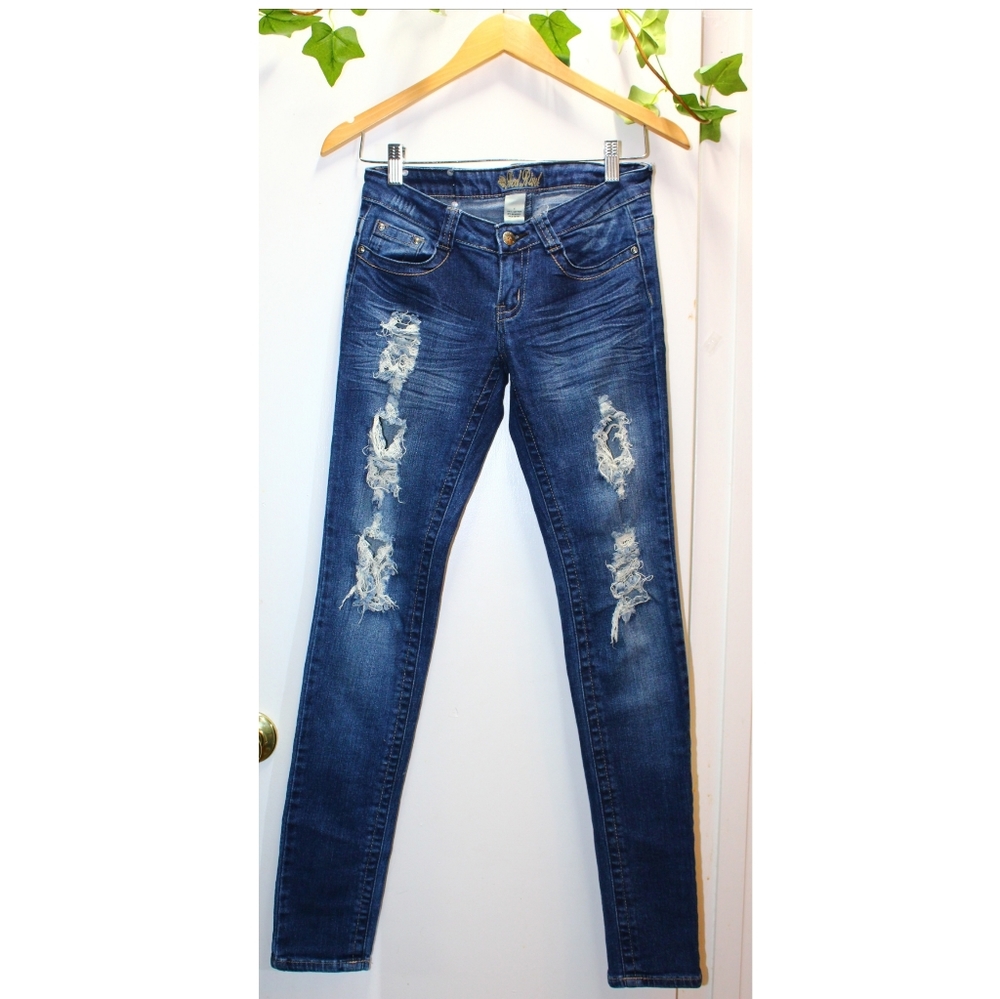 🌎RED RIVET JEANS ~ Skinny ripped jeans (1)